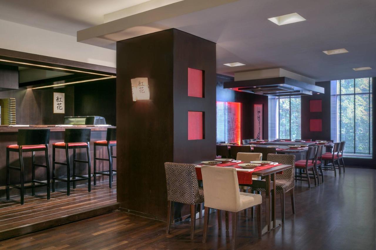 โรงแรมเชอราตัน บูคาเรสต์ ภายนอก รูปภาพ Restaurant