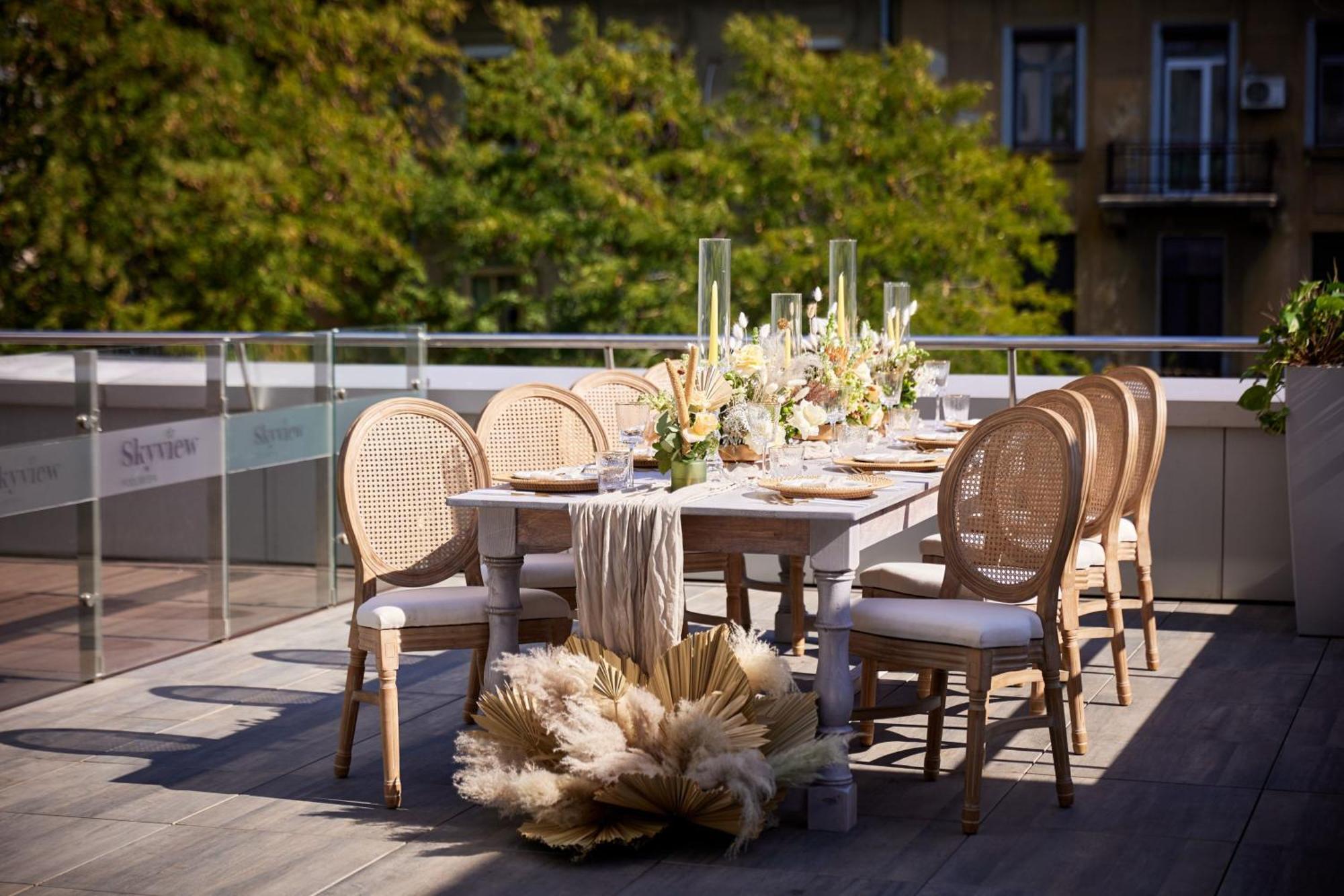 โรงแรมเชอราตัน บูคาเรสต์ ภายนอก รูปภาพ The Terrace at The Ivy at Veranda