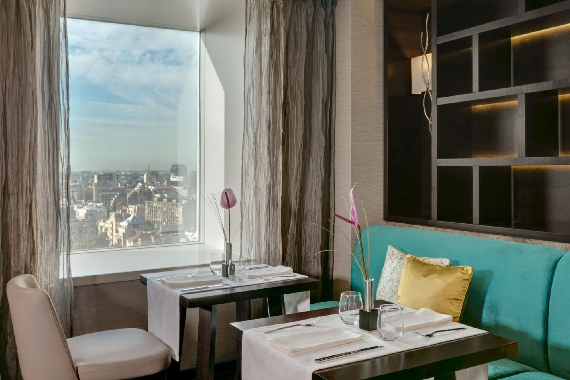 โรงแรมเชอราตัน บูคาเรสต์ ภายนอก รูปภาพ Restaurant