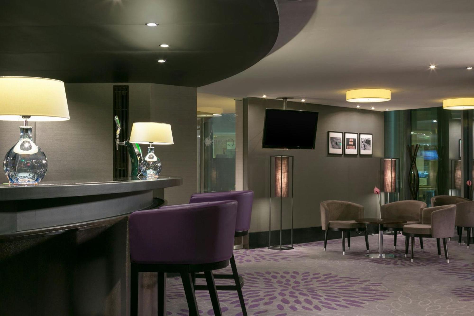 โรงแรมเชอราตัน บูคาเรสต์ ภายนอก รูปภาพ The lounge at London Heathrow Airport